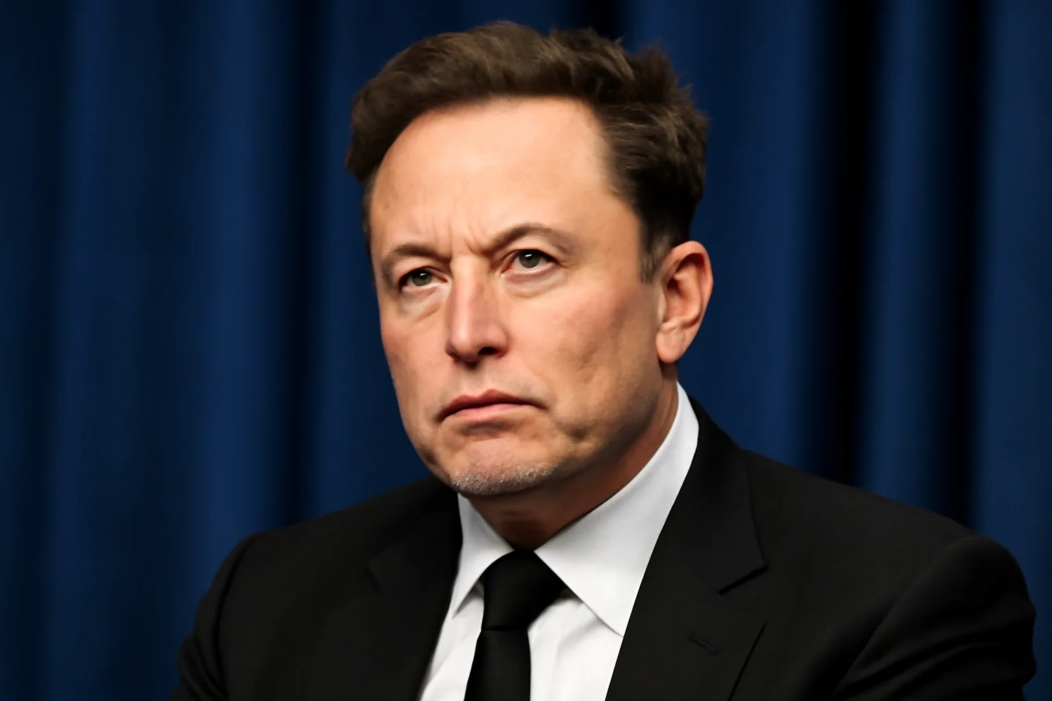 Илон Мъск отрича слуховете за AI устройство на SpaceX с нова операционна система