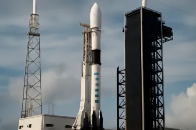 SpaceX залага на орбитални центрове за данни в битката с големите AI компании