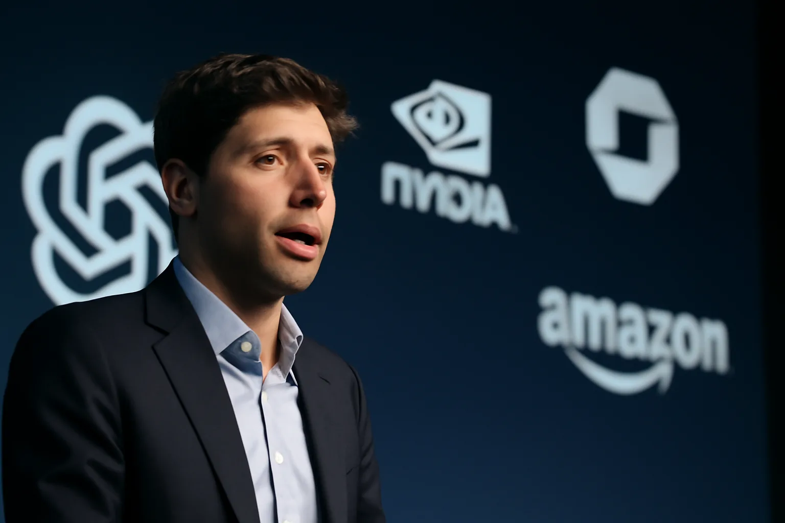 OpenAI привлича 110 милиарда долара инвестиции за ускоряване на развитието на изкуствения интелект