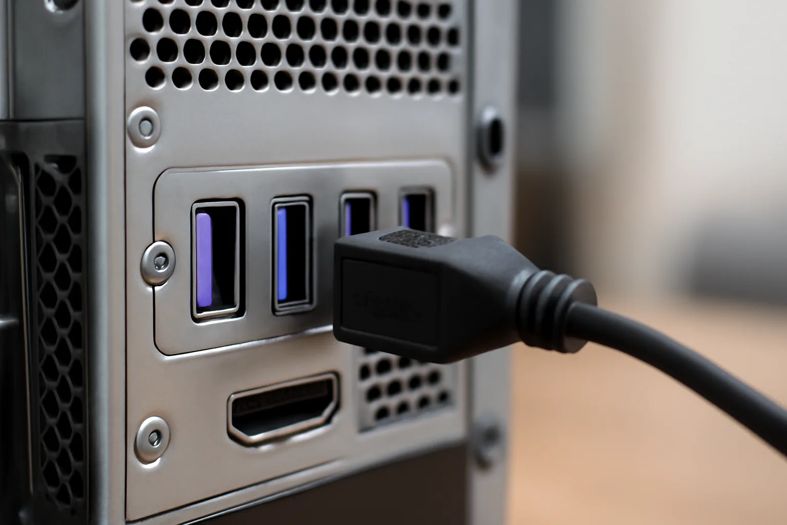 Значението на пурпурните USB портове и тяхната ограничена популярност в САЩ