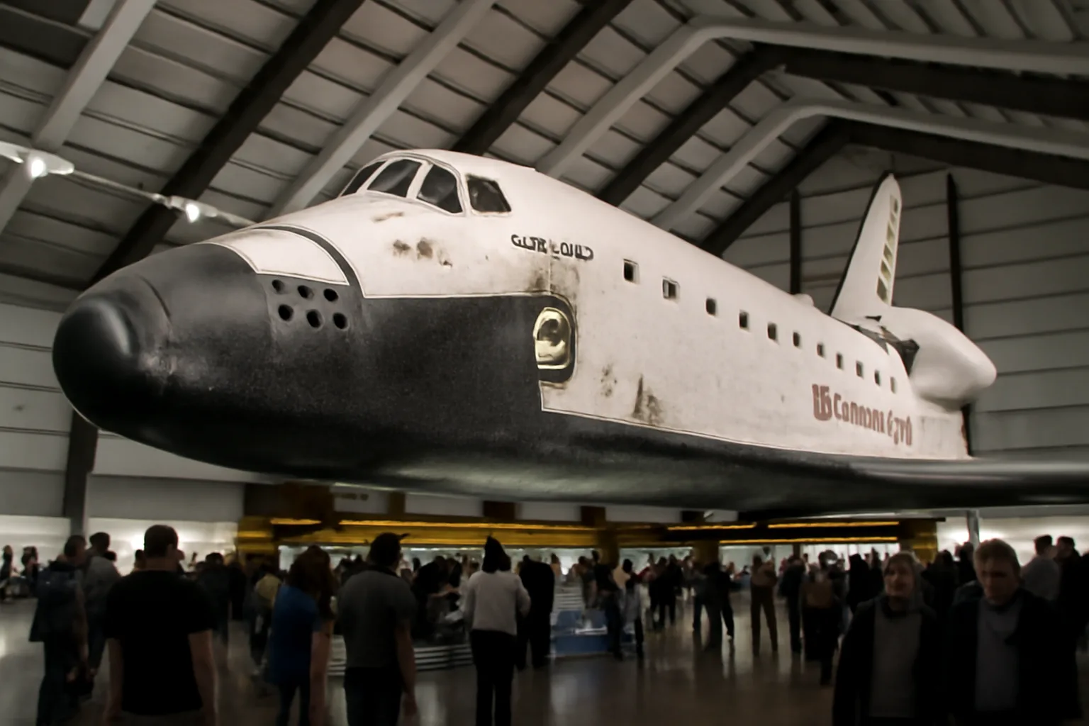 Космическият совалка Endeavour ще бъде изложен в мащабна експозиция през ноември