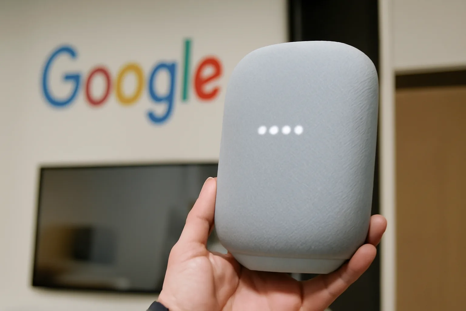 Google пуска нов интелигентен високоговорител след шест години пауза